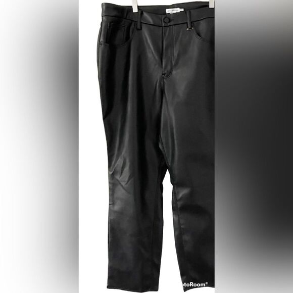 Good American Better Than Leather Faux Leather Pants 16 - Picture 5 of 9